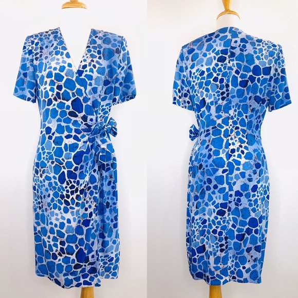 Adrianna Papell Dresses & Skirts - Adriana Papell Silk Faux Wrap Dress Geo Print Sz 8